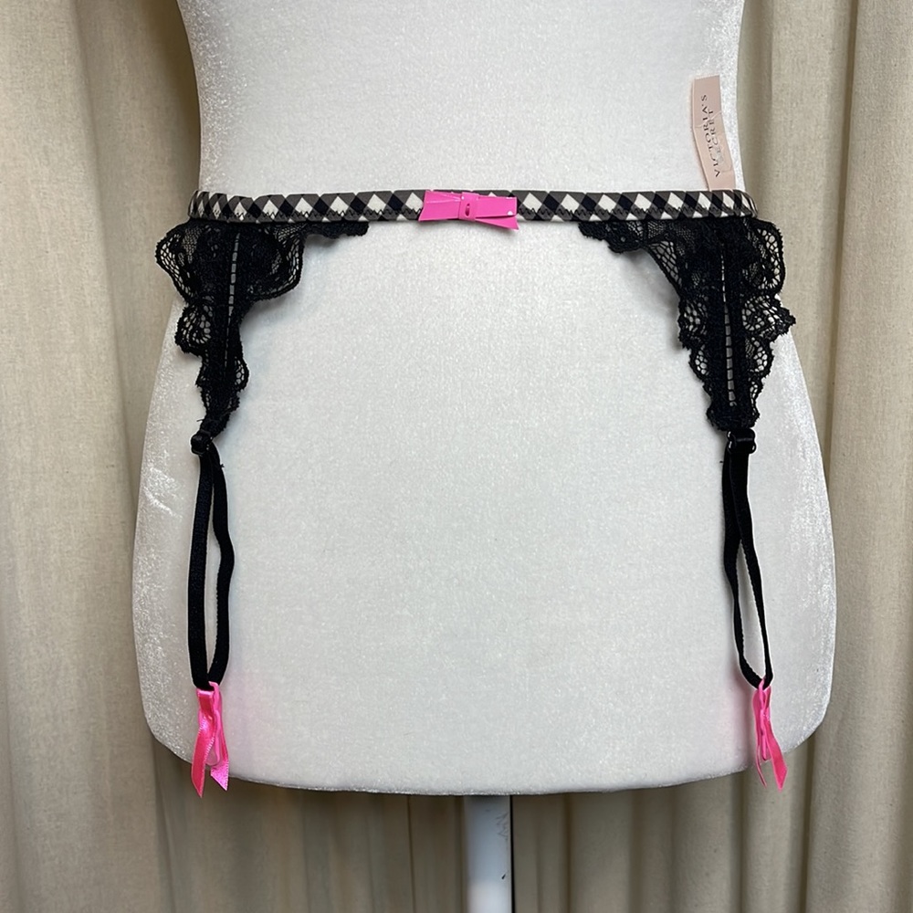 NWT- VICTORIA SECRET GINGHAM & BLACK LACE GARTER BELT WITH PINK DETAILS SIZE XS